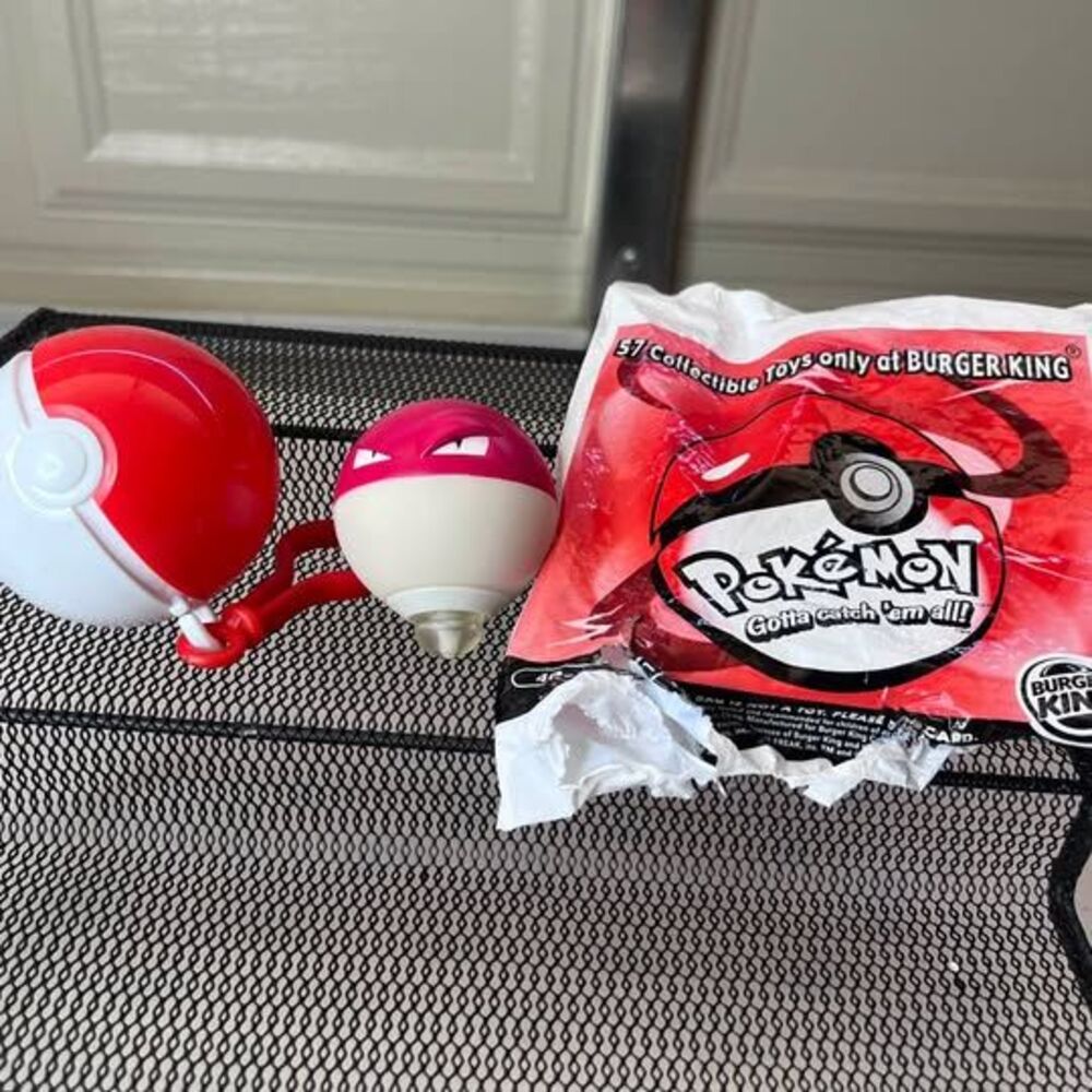 1999 Burger King Pokémon Voltorb toy